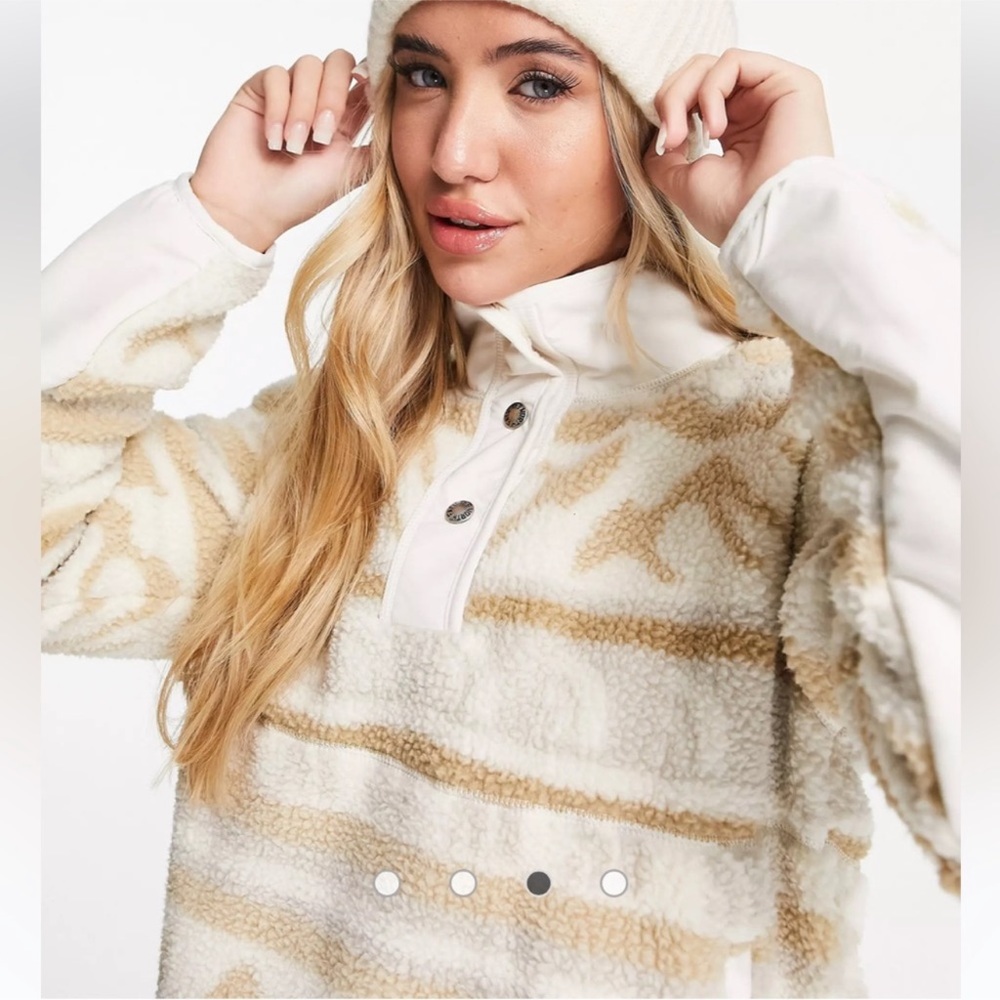 The North Face Women’s Fleece Pull Over